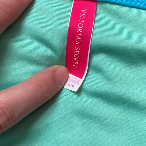 Victoria’s Secret Bikini. - Picture 11 of 11